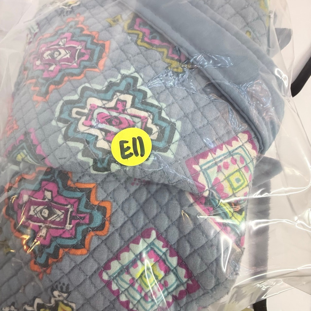 Women's Vera Bradley Hadley East West Printed Medallions - Picture 8 of 8